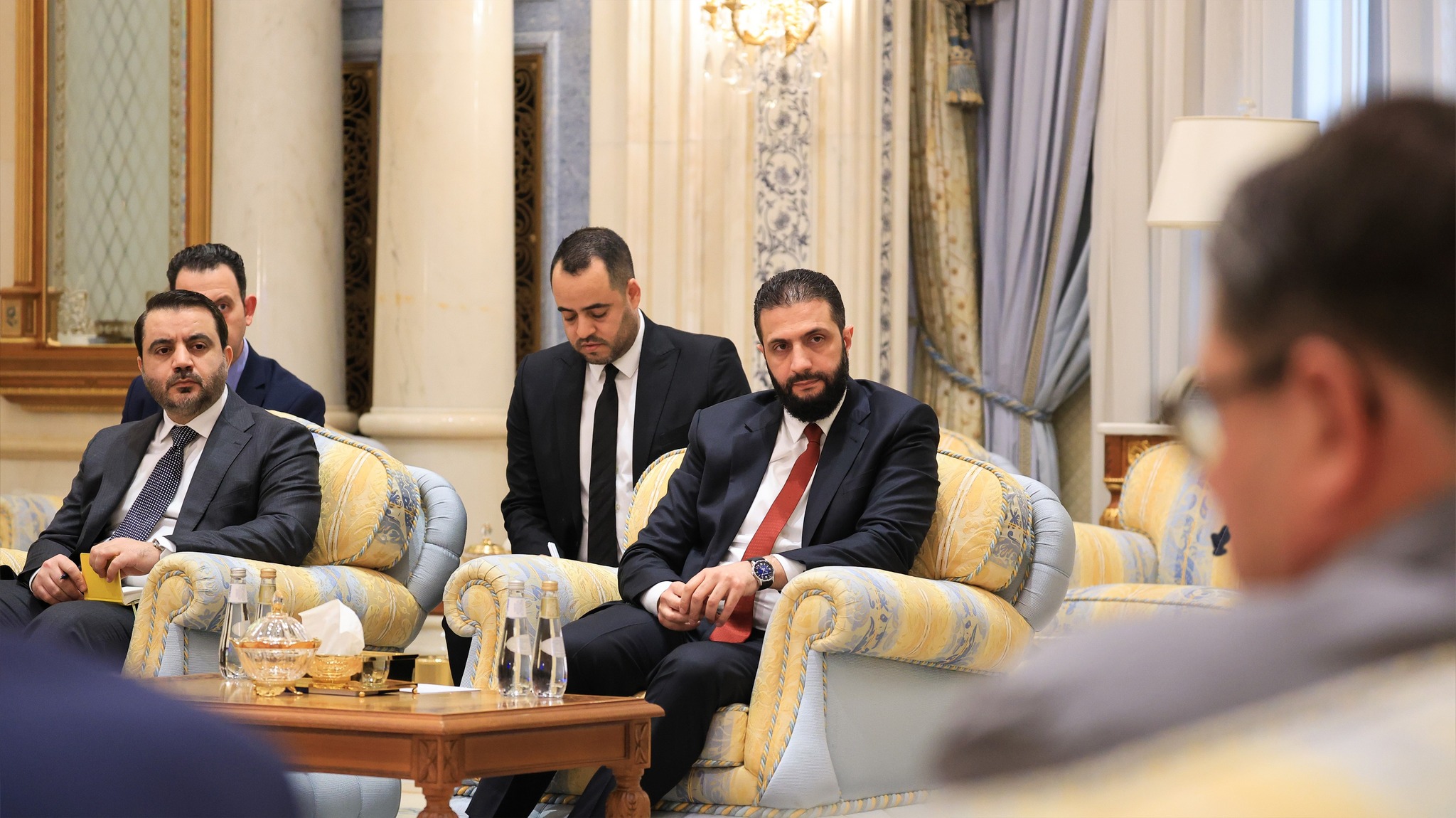 اجتماع السيد الرئيس أحمد الشرع مع عددٍ من كبار المستثمرين الدوليين في الرياض